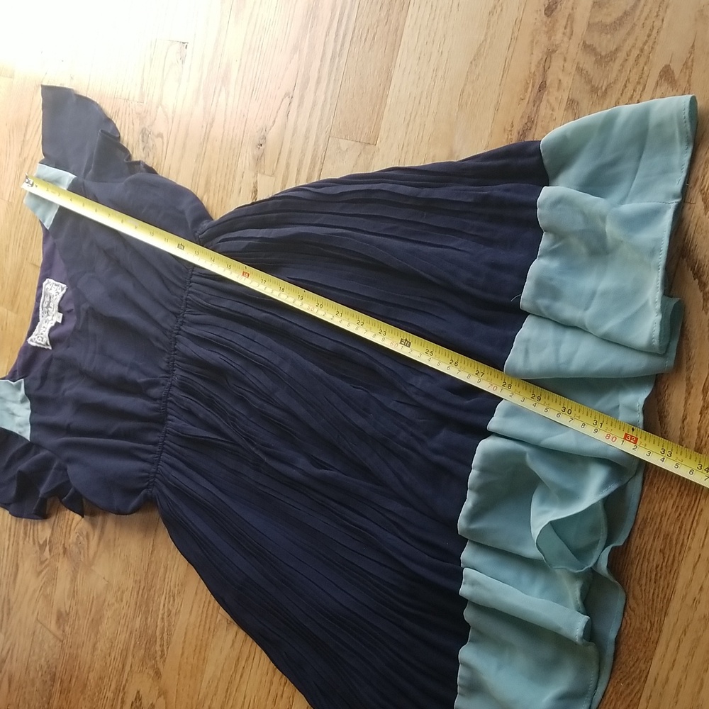 (S) PINK MARTINI Pleated V Neck Mini Dress Bicolor Party Casual Lightweight - Picture 6 of 10
